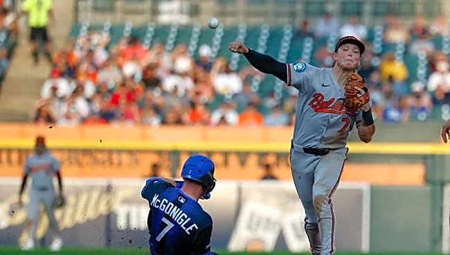 MLBで珍事「頭の中でドリフのメロディが」　“侵入者”に10人がかりで対応も…「球場全体が笑顔に」