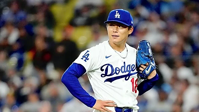 「印刷して家に飾りたい」山本由伸のオフショット　同僚と抱き合った1枚に反響「心温まる」