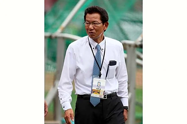 「70歳が投げる球じゃない」　引退から28年…レジェンド左腕の“剛速球”に衝撃「フォームエグい」