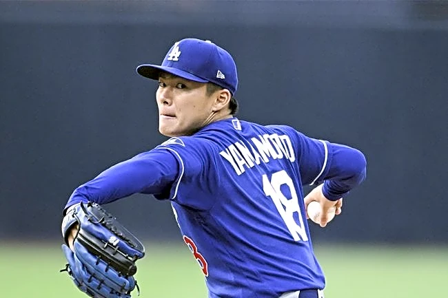 山本由伸のキャッチボールに米衝撃「本当に格が違う」「マジでえぐい」　助走1歩だけで…軽々と