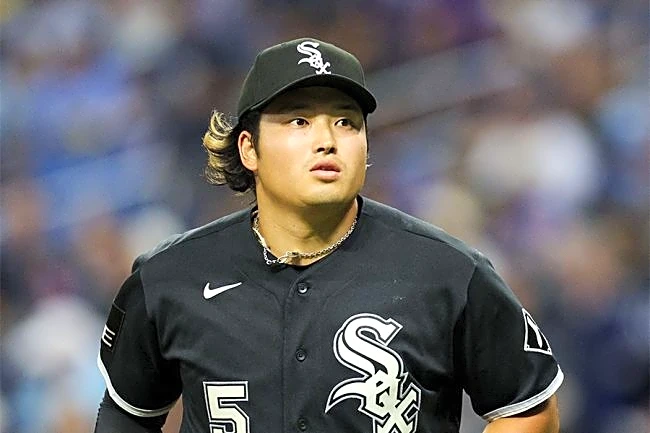 村上宗隆、試合中に抱き合った相手「これだよこれ！」「この男たちが大好きだ」シカゴ民称賛の嵐