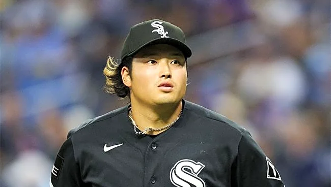 村上宗隆、試合中に抱き合った相手「これだよこれ!」「この男たちが大好きだ」シカゴ民称賛の嵐