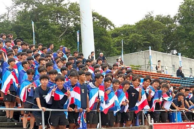 真夏の高校サッカー応援へ1400km大移動　バス4台、過酷な片道14時間「寝てました」…メンバー外200名と歩んだ全国舞台