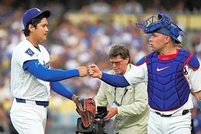 ドジャース試合開始直前の悲報「あなたまでいなくなったら…」　“異変”に騒然「おっと大丈夫か」