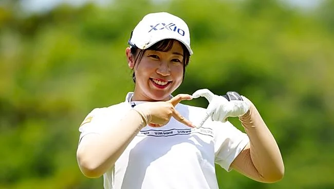 イメージ激変、26歳女子ゴルファーの“限定レア姿”に視線集中「暑さが吹き飛びました」