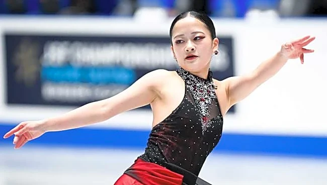 新シーズン開幕早々、フィギュア界に海外から朗報「大好きな2人…嬉しい」 日の丸掲げ笑顔