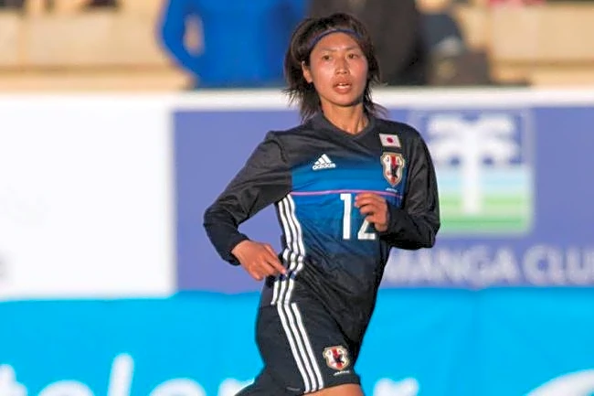 一世風靡から14年…元サッカー日本代表の近影に驚き「33歳に見えません」「いい歳の取り方」“ヤンなで”で活躍
