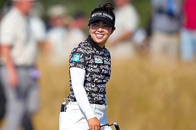 「どちらがプロですか？」　印象一変した女子ゴルフ山下美夢有に視線集中「ママに似てきた」　妹と並び…オフ報告に反響