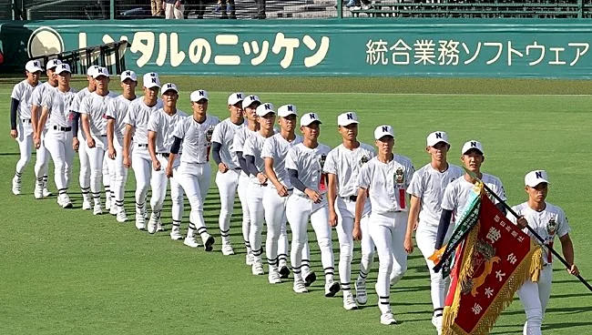 甲子園中継で「気になりすぎて…」　視聴者の目を奪った“光る”ユニホームに「涼しそう」の声