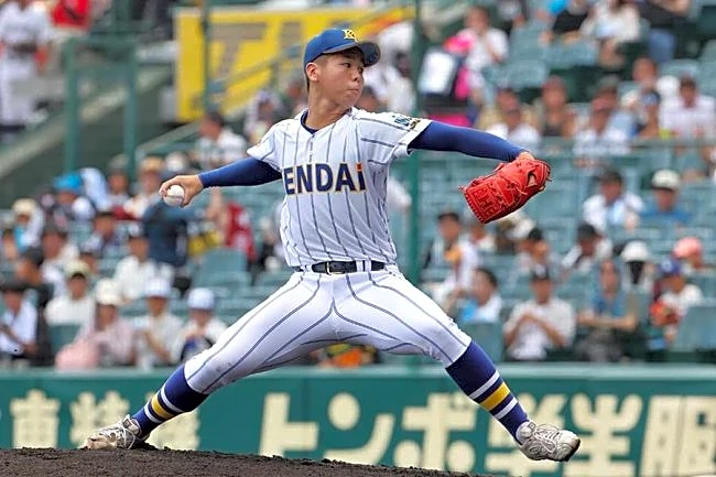 甲子園で耳を疑う情報「今年もいるんだ」　健大高崎の背番号1が「奇しくも…」血縁関係なしの偶然