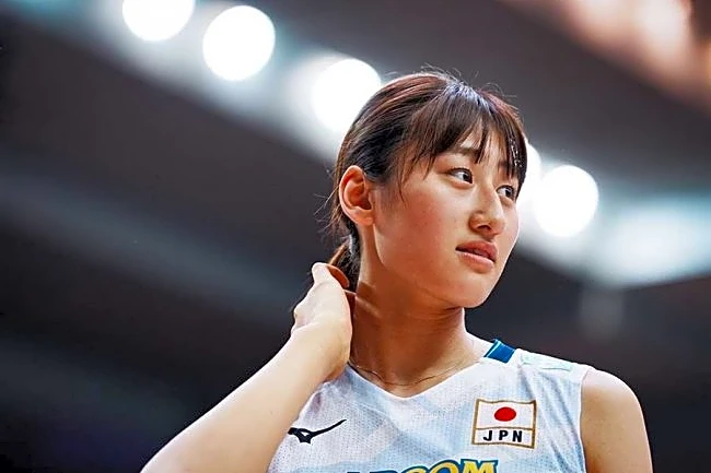 女子バレー秋本美空と“ディズニーデート”した納得の女性　「姉妹みたい」「天使」ファン和む