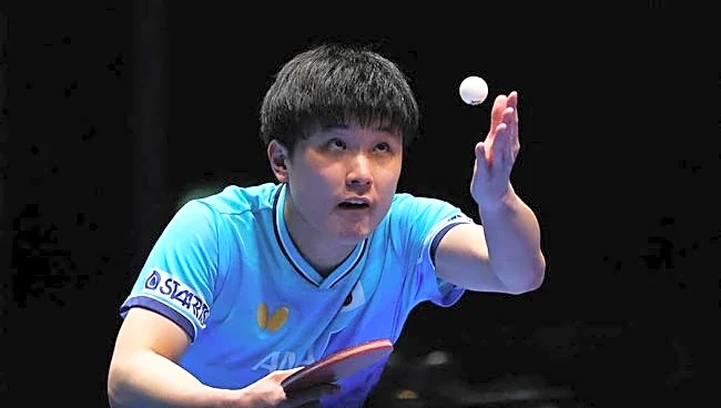 張本智和が8強入り　世界18位の中国選手撃破、連覇へ前進【WTTチャンピオンズ】