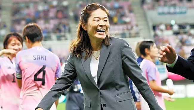 「男前すぎる！」澤穂希に100本のバラ贈った納得の人物「人生で2度も…」紳士な振舞いに喝采