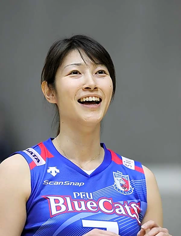「スーパーモデルやん！」女子バレー元日本代表が大変身　イメージ一変で「また綺麗に…」賛辞続々