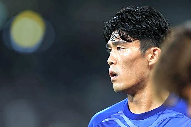サッカー冨安移籍なのに…なぜか現れた中日ピッチャーに笑撃「あかん、それは…」「大谷超え二刀流」