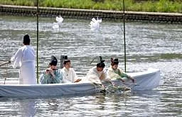 大阪に夏告げる天神祭開幕 鉾流神事で平安祈願