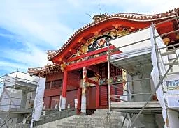 首里城、「大龍柱」2本を公開 完成の両廊下も、報道向け