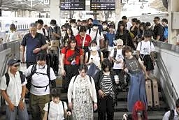 お盆の予約、３７１万席　ＪＲ各社、前年比３％増
