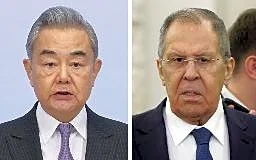 中ロ、日本「再軍備」阻止　外相会談で一致