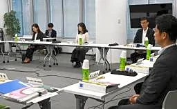 最低賃金１１００円台後半の公算　引き上げに向け会合、月内決着へ