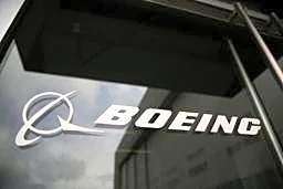 米ボーイング赤字７００億円　新大統領機生産で追加費用