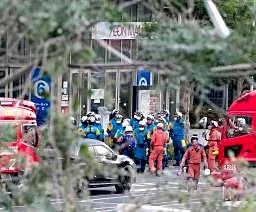 熊本に続く地震、夜通しの捜索　住民不安「眠れなかった」