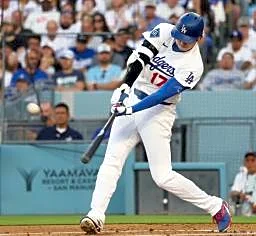 大リーグ大谷２３号、岡本２４号　村上、鈴木は二塁打