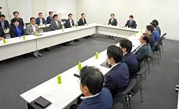 消費減税、首相30日指示 国民会議、食品1%明記