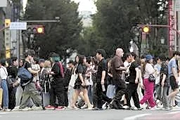 日本人、１億２千万人割れ　４２年ぶり水準、９１万人減