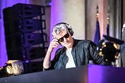 仏人気DJカビンスキーさん死亡 自宅で発見、数日前から頭痛訴え