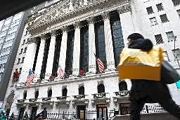 ＮＹ株１０００ドル超の大幅下落　中東緊迫化やＡＩ懸念重荷