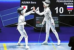 日本、女子フルーレで銅メダル　世界フェンシング最終日