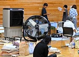 避難所、暑さ対策に奔走 電源車やクーラー活用
