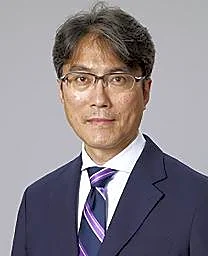 元官房長官秘書官を訓告　経産相、不正出張報道
