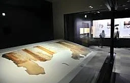世界遺産の壁画公開 キトラ古墳、西壁「白虎」