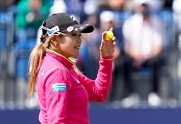桑木が2位、勝6位 全英女子ゴルフ第2日