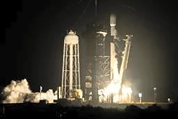 ロケット残骸、５日に月衝突へ　スペースＸ、５ｍクレーター発生