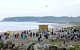 大震災後初、16年ぶり海開き 福島・浪江の請戸海水浴場