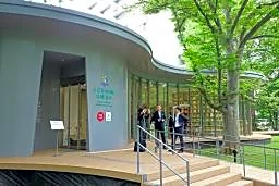 北大、子ども向け図書館が開館 安藤忠雄さんが設計し寄贈