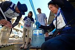 熊本の断水6万9000戸 益城町でボランティア始動