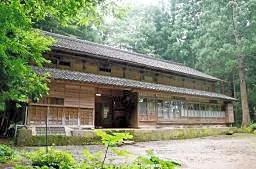 富山、おおかみこども舞台がCF 古民家修繕、国の登録有形文化財