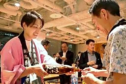 新潟・上越の逸品、東京に集結 コメや酒、上杉謙信クイズも