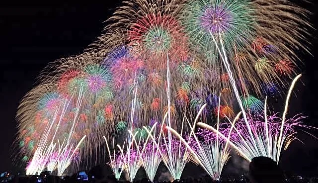 自宅にいながら「長岡まつり大花火大会」が鑑賞できる。8月2日と3日に Youtubeで生中継。