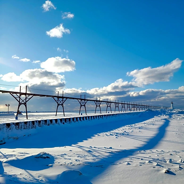 Snow, Ice and 70-MPH Winds Threaten Plains and Great Lakes