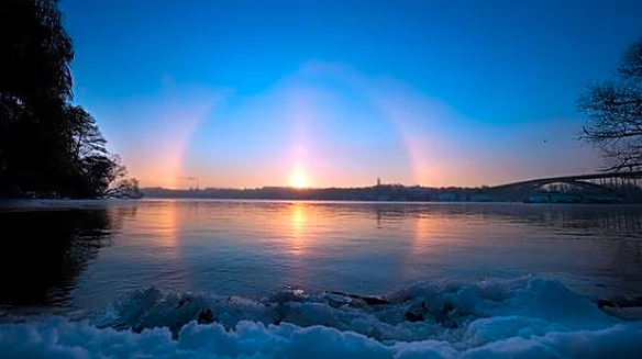Bright Sun and Cold Air Produce Rare Winter Sky Show