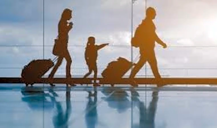 Record-Breaking Crowds Anticipated for Year-End Travel