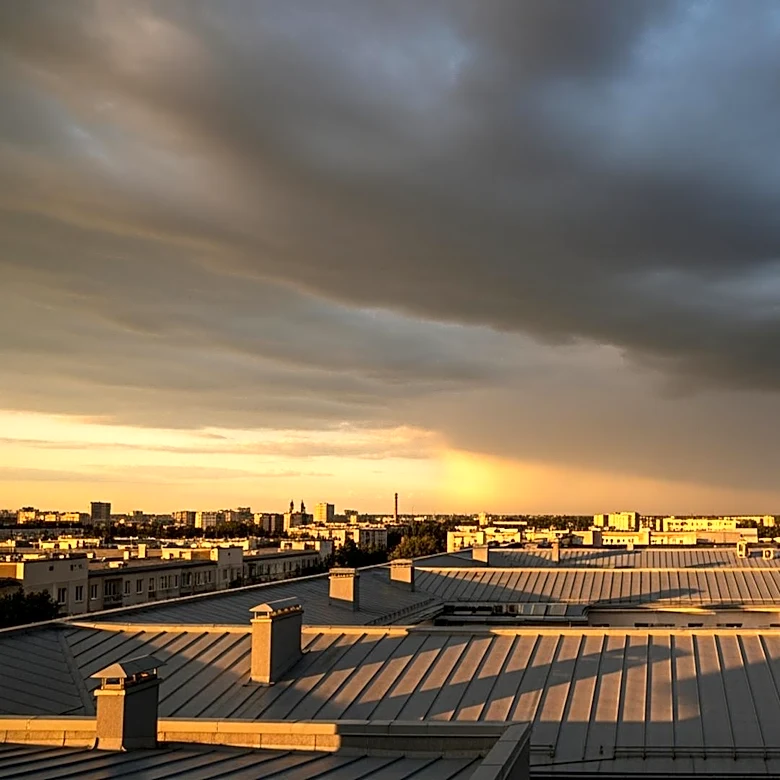 Warm Weather and Late-Day Storms Expected in Chicago