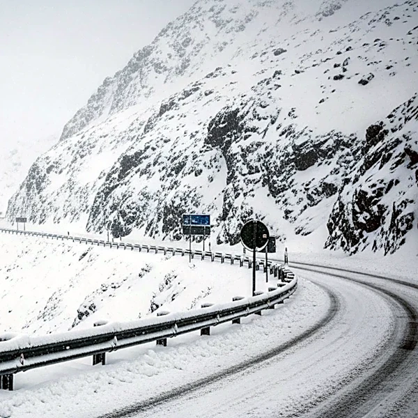 Snowfall Closes Westbound I-70 Near Vail Pass Summit