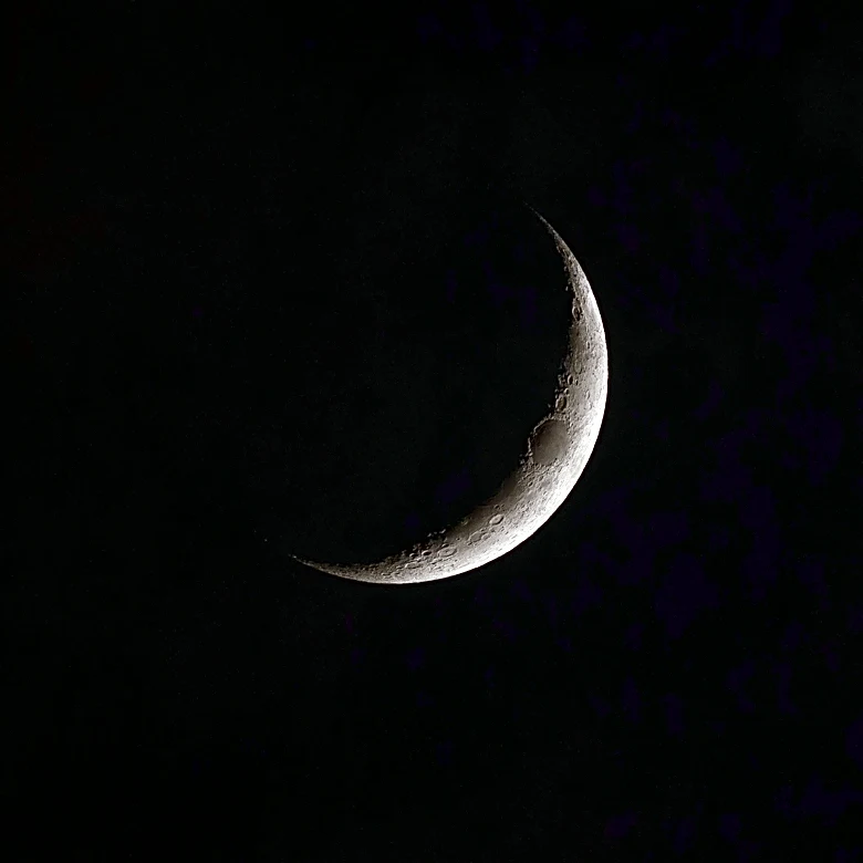 Don’t miss Earthshine! Rare lunar glow appearing in April skies