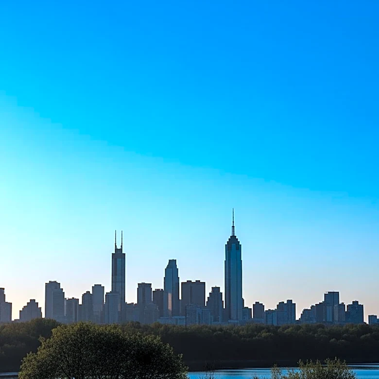 Mild Weather Expected in Milwaukee with Clear Skies